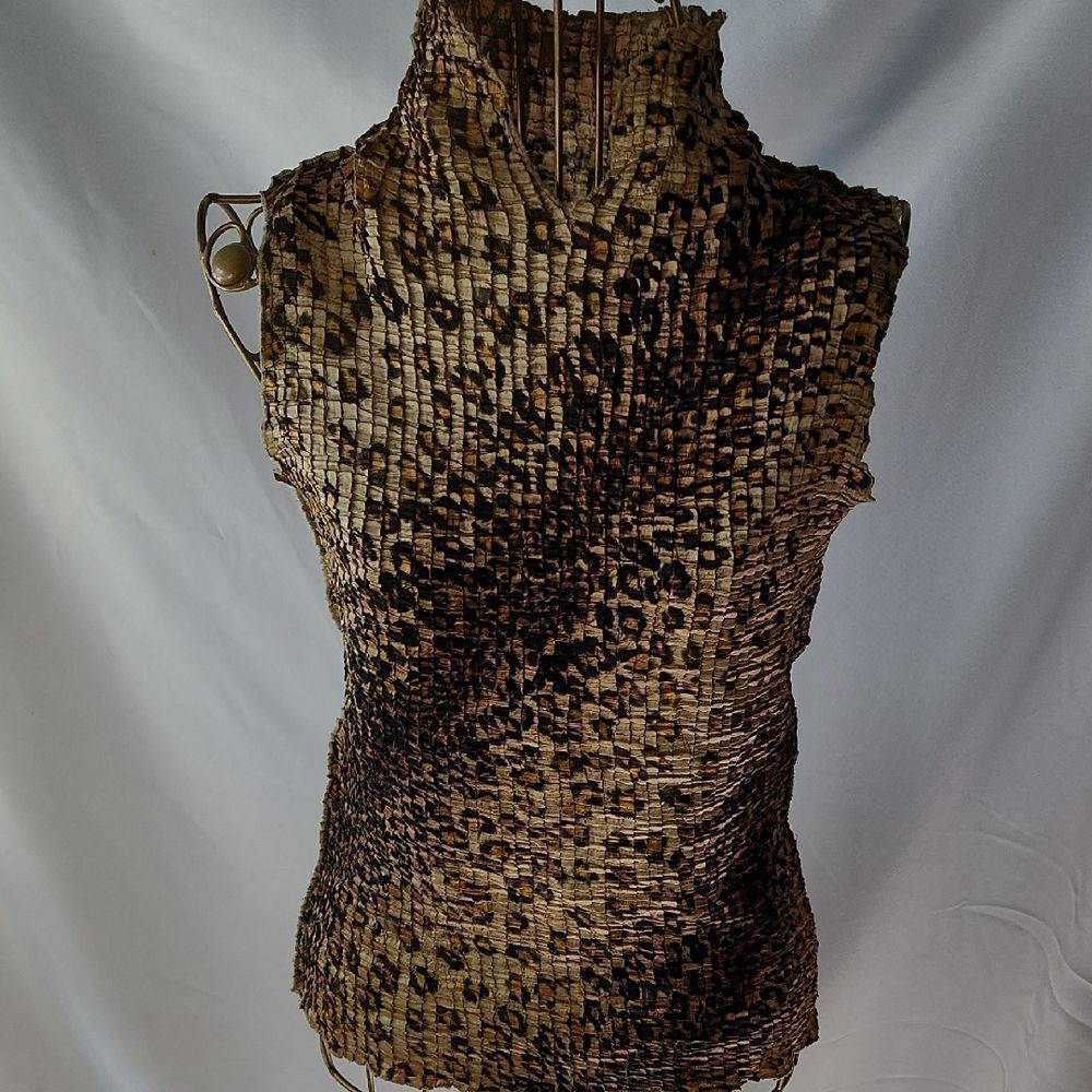Vintage Crushed Size Small Sleeveless Animal Print Top Notched Mock